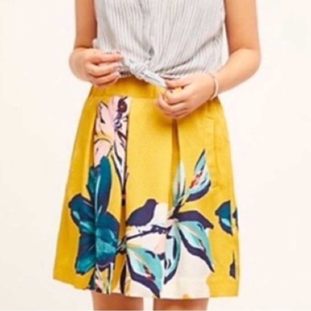 Anthropologie Maeve Tropicale
Floral A-line Mini Skirt Yellow
8